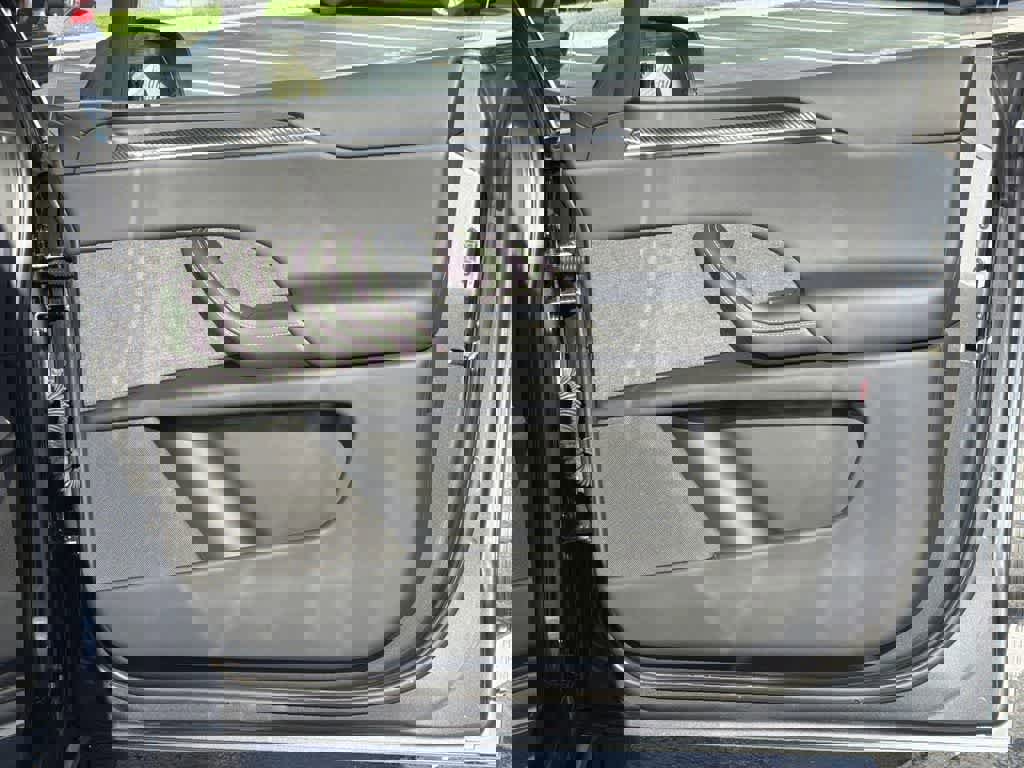 Used 2022 Tesla Model X Plaid image 40