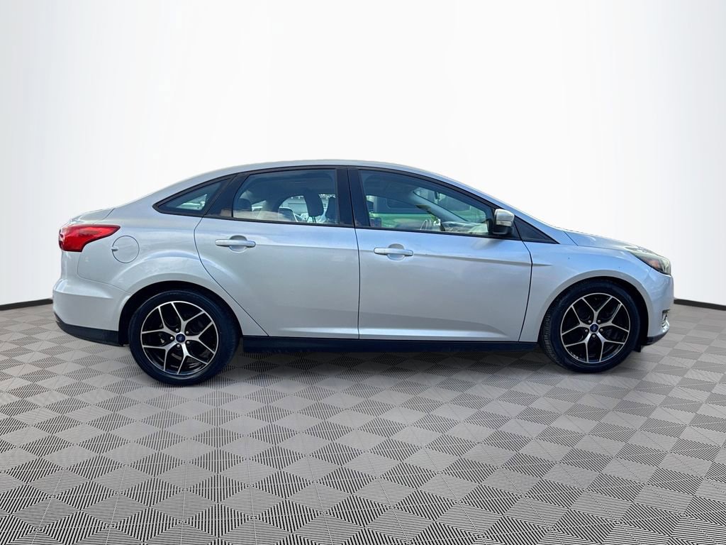 Used 2017 Ford Focus SEL image 5