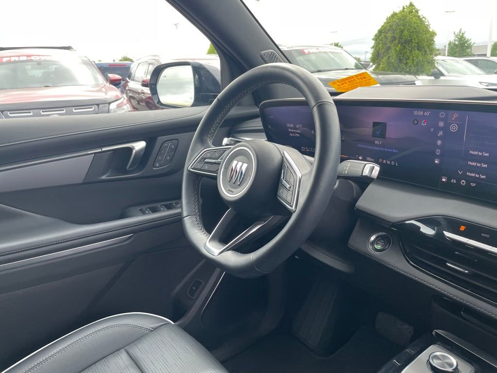 Used 2025 Buick Enclave Sport Touring w/ Power Package FWD image 29