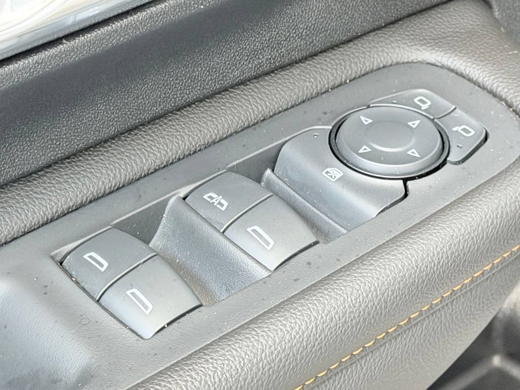 Used 2021 GMC Terrain SLE w/ Driver Convenience Package AWD/4WD image 11