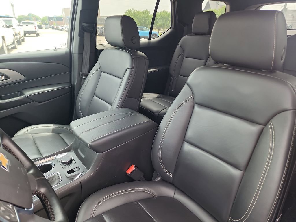 Certified 2023 Chevrolet Traverse LT w/ LPO, Floor Liner Package AWD/4WD image 12