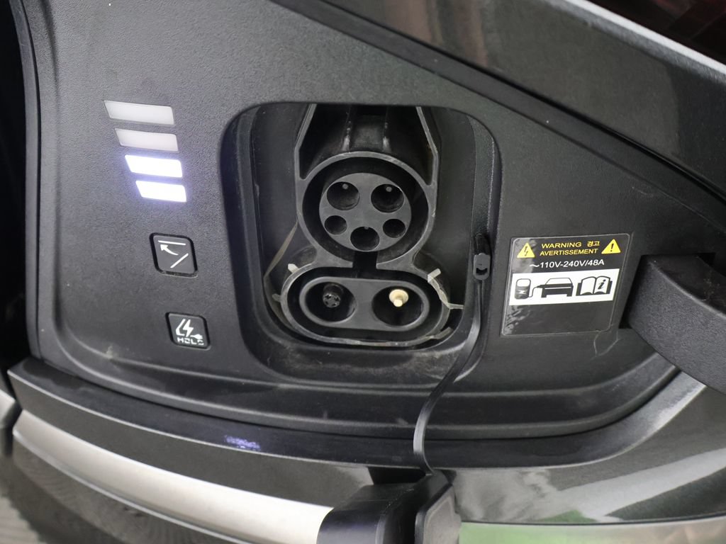 Used 2023 Kia EV6 Wind AWD/4WD image 18