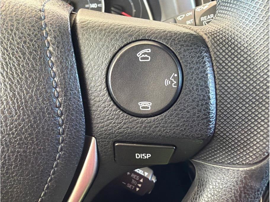 Used 2015 Toyota RAV4 LE image 18