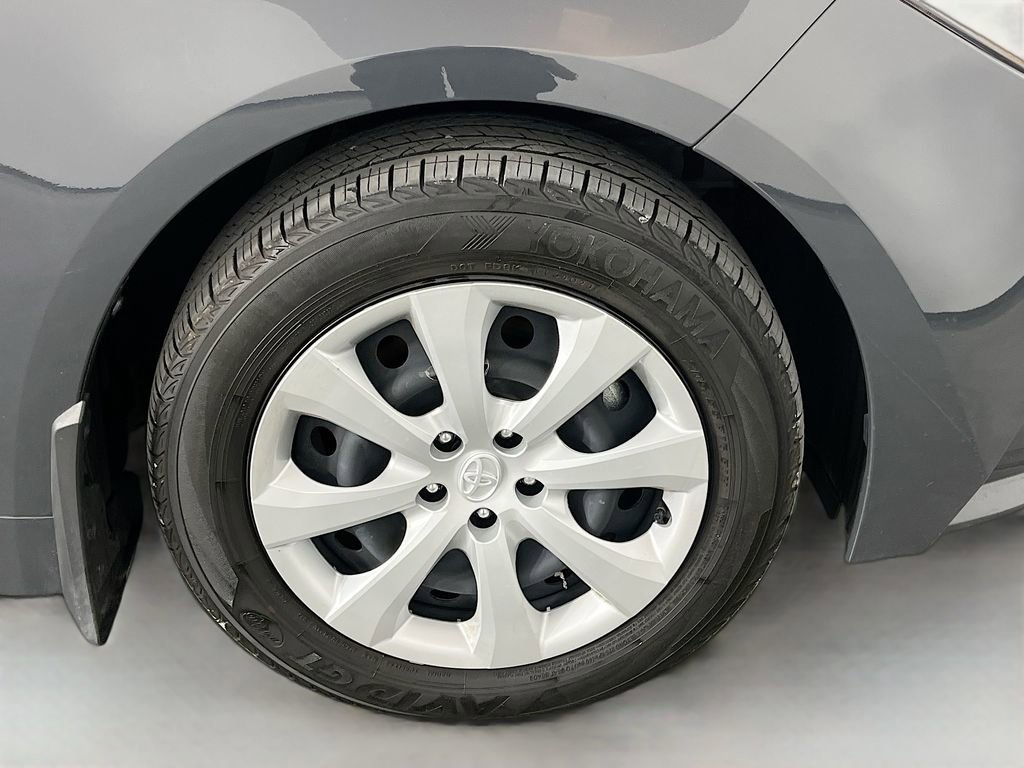 Used 2024 Toyota Corolla LE AWD/4WD image 34