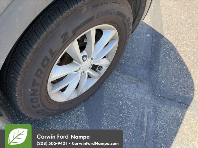 Used 2018 Kia Sorento LX w/ LX V6 Convenience Package image 12