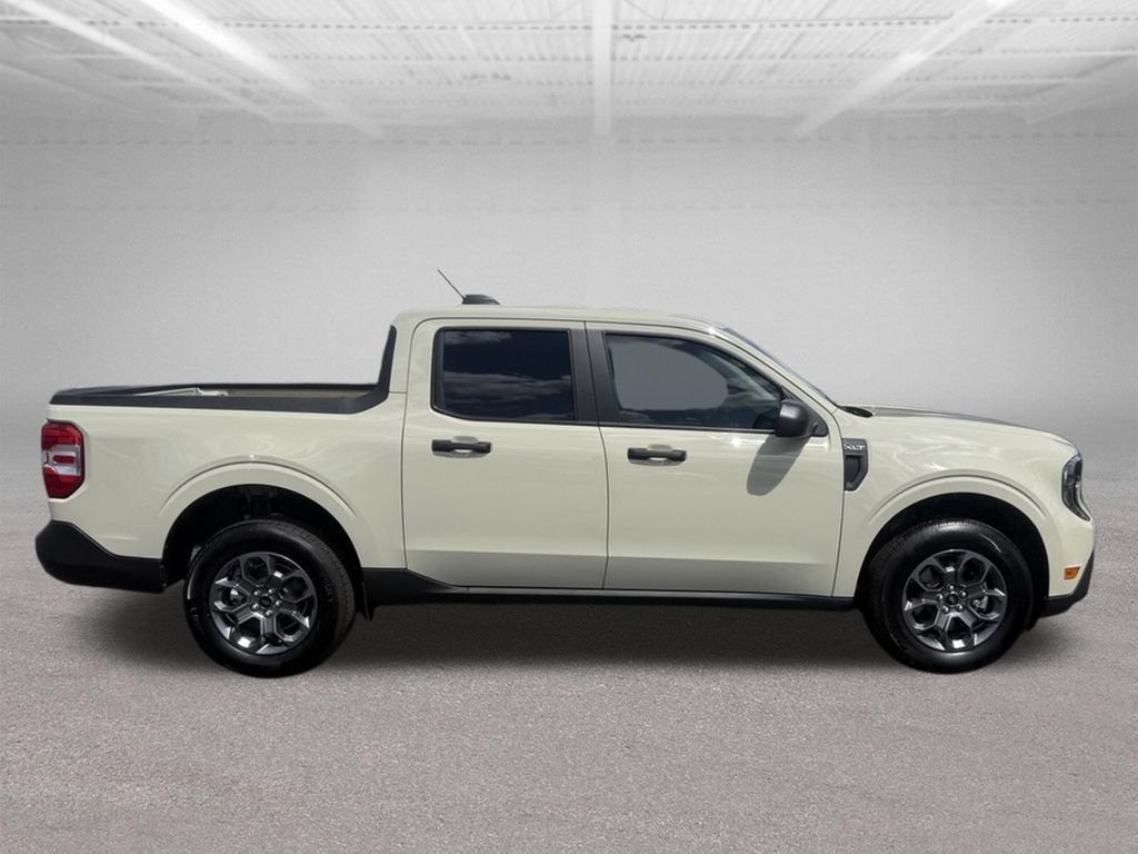 Used 2025 Ford Maverick XLT w/ Equipment Group 302A AWD/4WD image 3