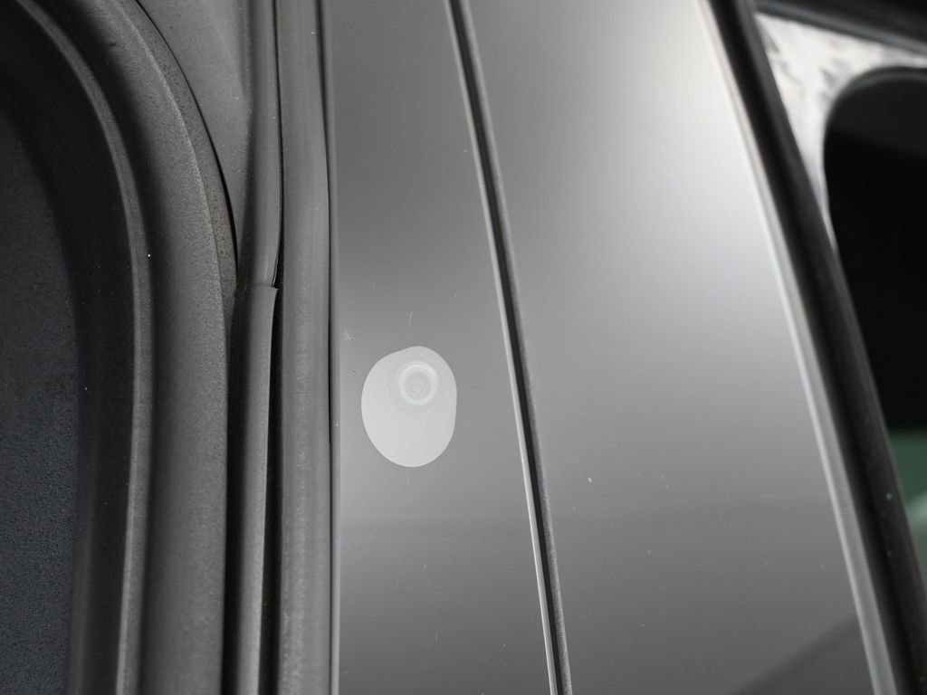 Used 2022 Tesla Model X Plaid image 26