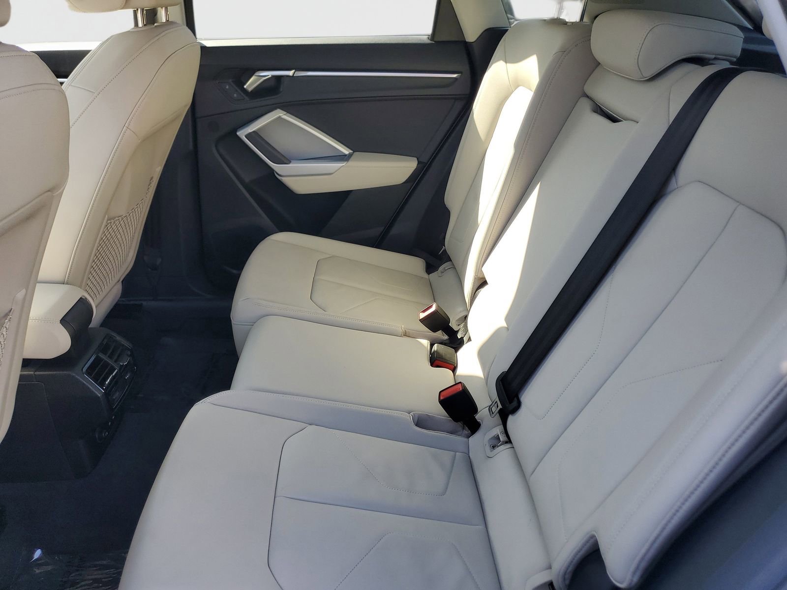 Used 2023 Audi Q3 2.0T Premium Plus w/ Premium Plus Package image 15