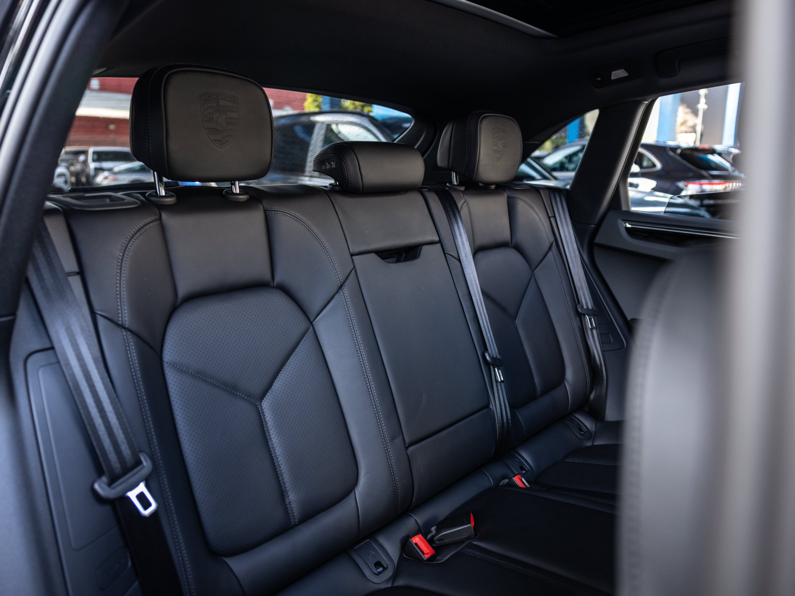 Used 2026 Porsche Macan AWD/4WD image 48