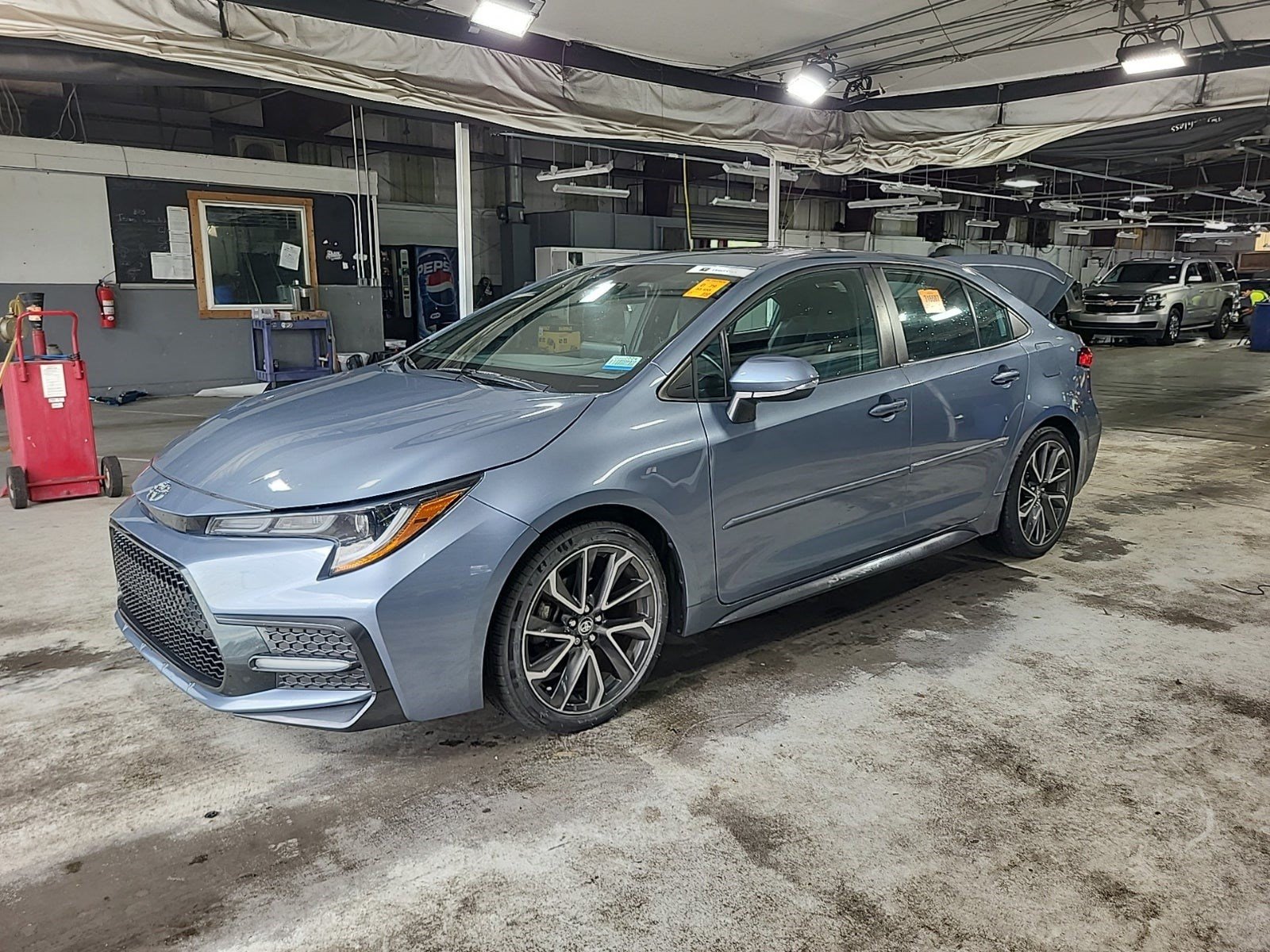 Used 2020 Toyota Corolla SE w/ SE Premium Package FWD image 7