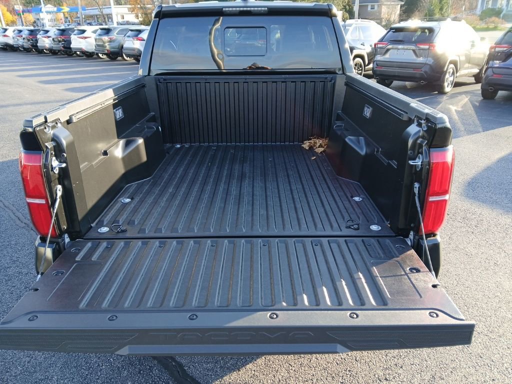New 2025 Toyota Tacoma SR5 image 9