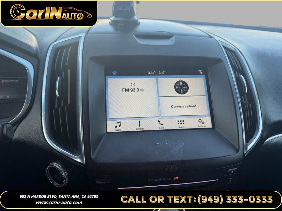 Used 2018 Ford Edge Titanium image 16