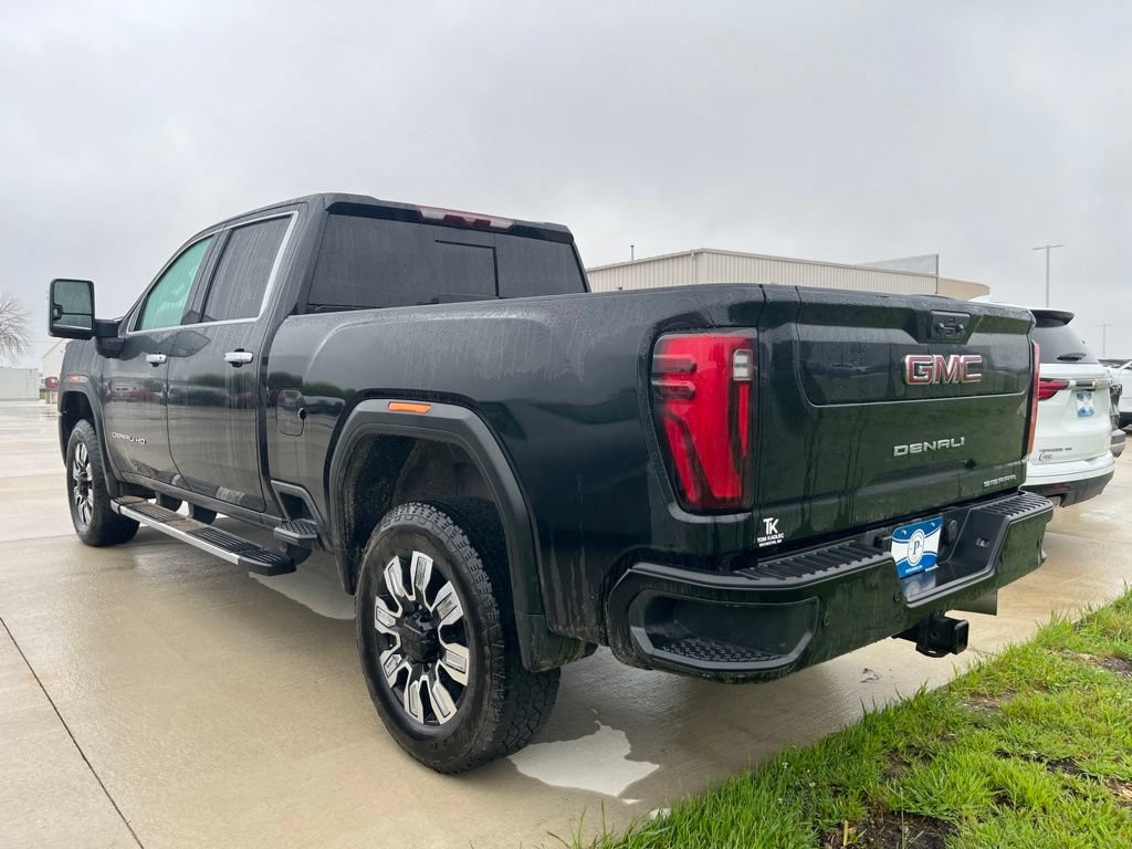 Used 2024 GMC Sierra 2500 Denali AWD/4WD image 3