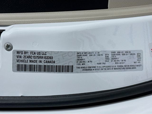 Used 2024 Chrysler Pacifica Select image 33