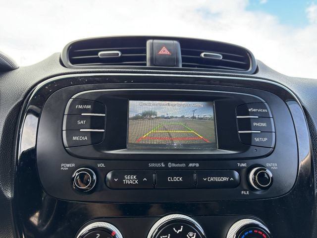 Used 2015 Kia Soul ! FWD image 23