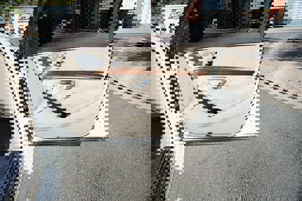 Used 2015 Mercedes-Benz S 550 Sedan image 39