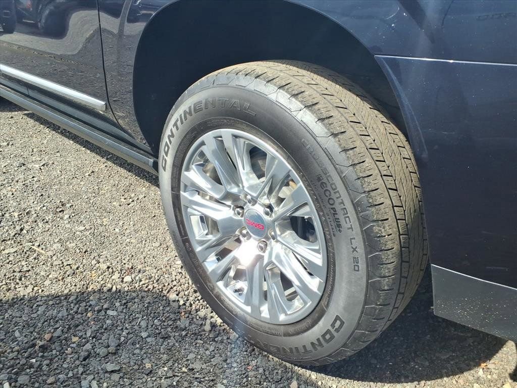 Used 2023 GMC Yukon XL Denali image 7