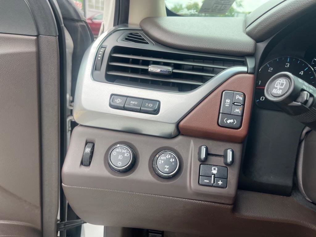 Used 2016 Chevrolet Suburban LTZ image 35