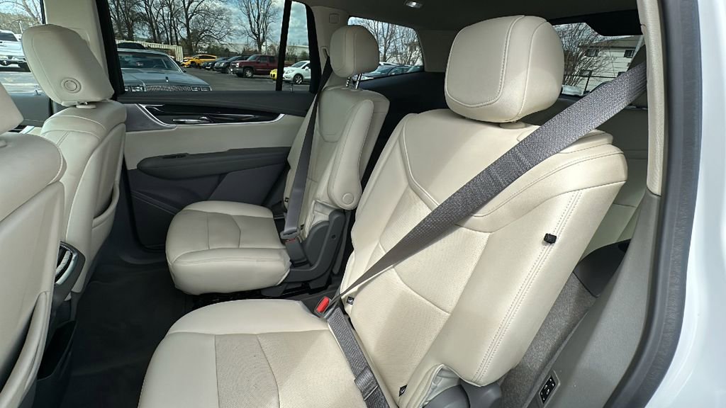 Used 2022 Cadillac XT6 Premium Luxury image 13