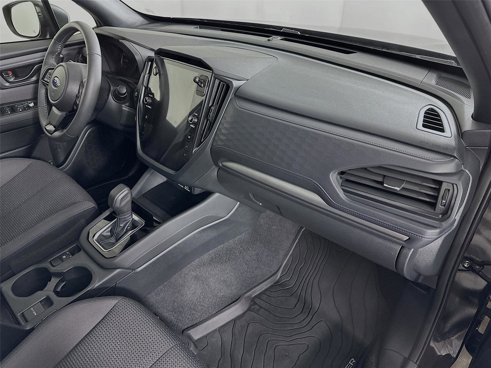 Used 2025 Subaru Forester Premium w/ Convenience Package #2 image 29