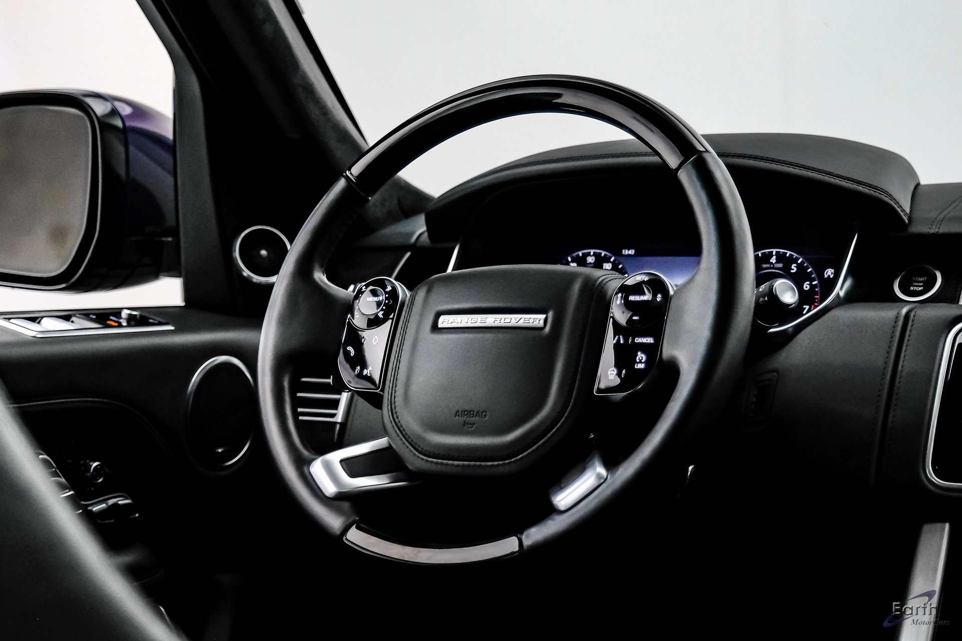 Used 2020 Land Rover Range Rover Autobiography image 46