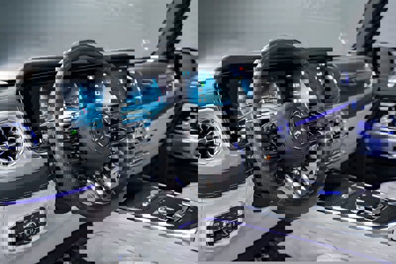 Used 2025 Mercedes-Benz G 63 AMG AMG G 63 image 38