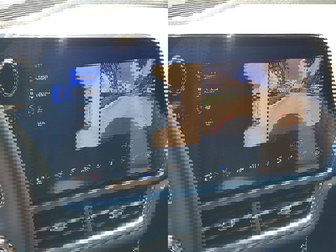 New 2025 Chevrolet Equinox EV LT image 24