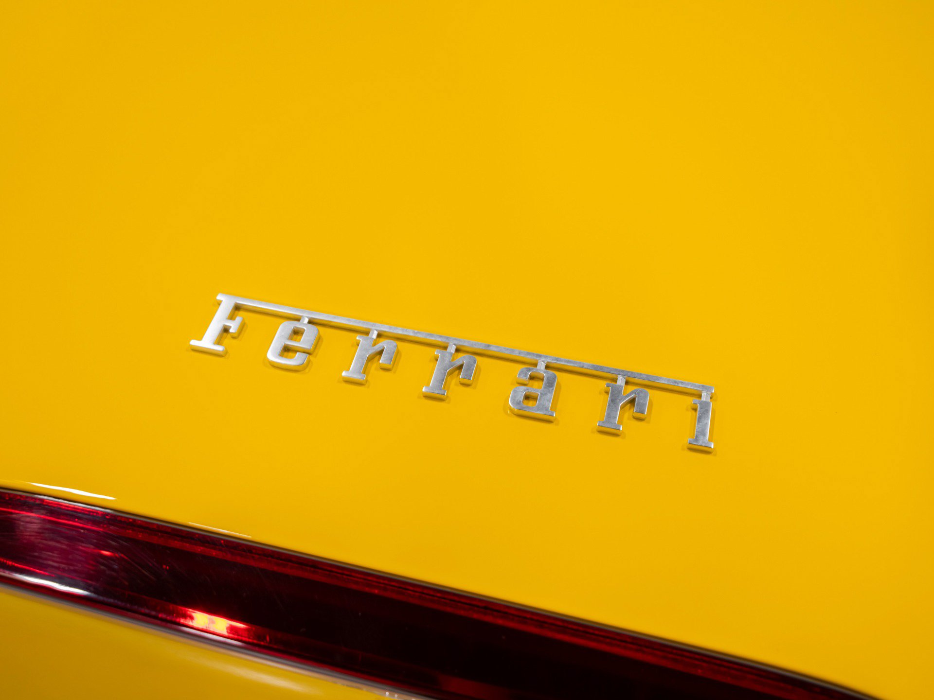 Used 2023 Ferrari Portofino M RWD image 32
