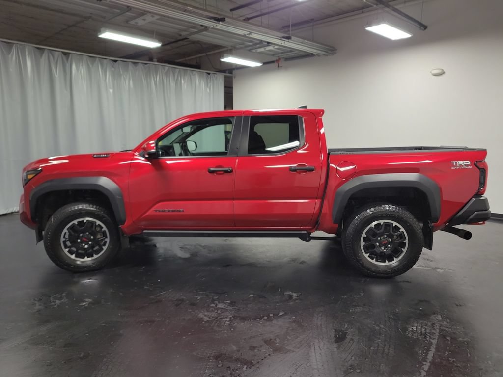 Used 2024 Toyota Tacoma TRD Off-Road w/ TRD Off Road Premium Package AWD/4WD image 5