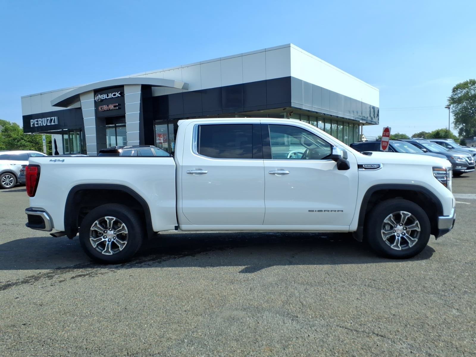 Used 2025 GMC Sierra 1500 SLT AWD/4WD image 2