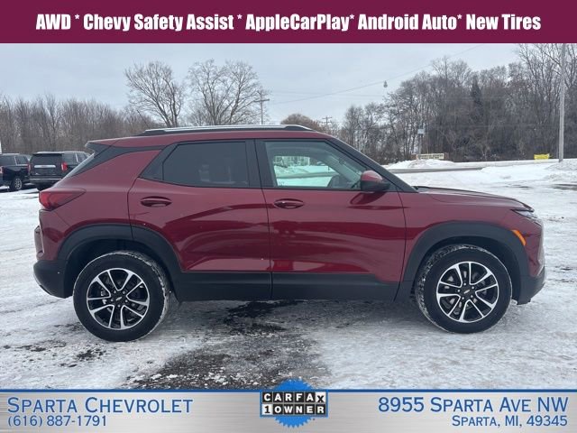 Used 2025 Chevrolet TrailBlazer LT image 2