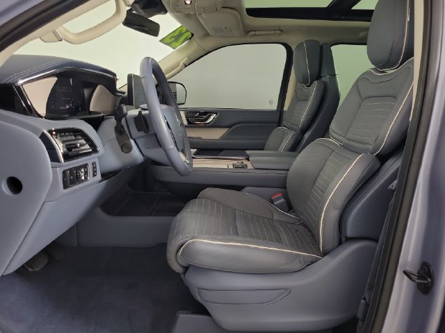 Used 2023 Lincoln Navigator L Black Label AWD/4WD image 16
