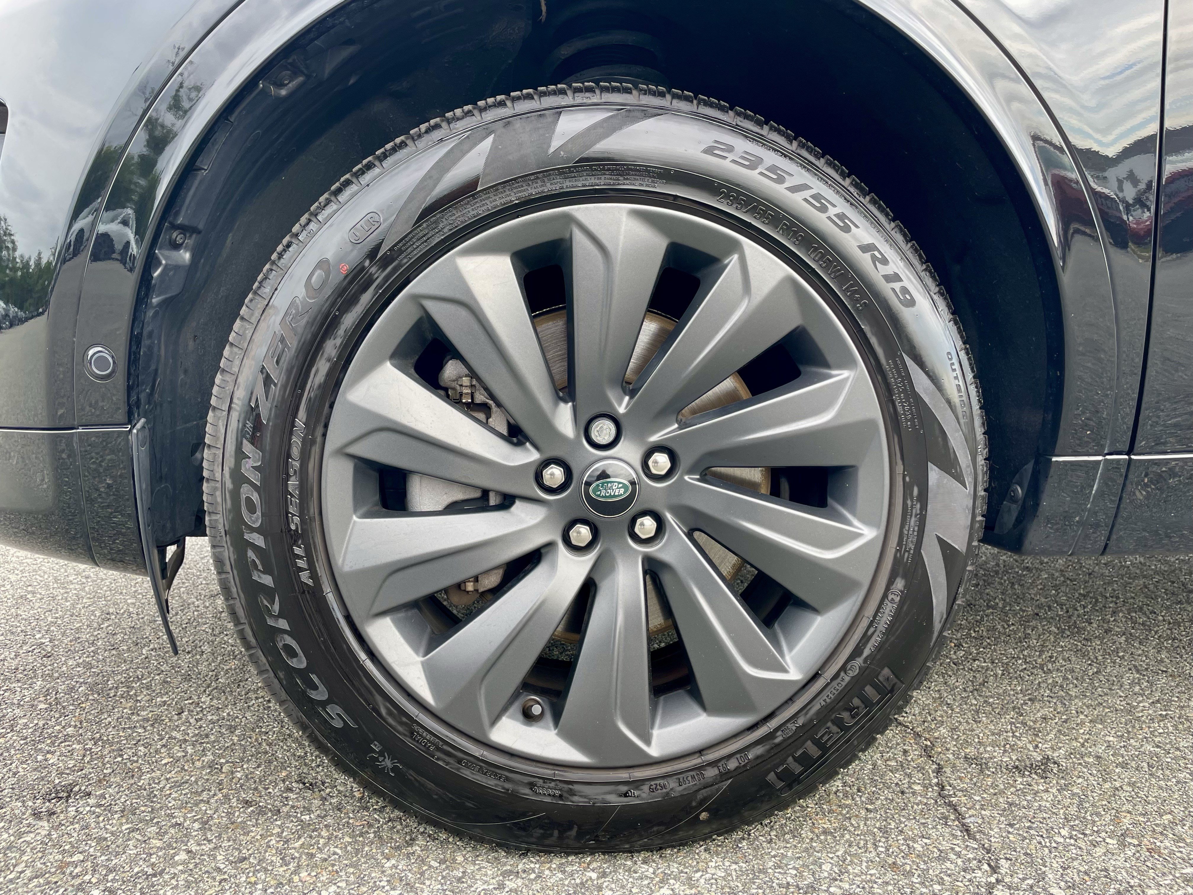 Certified 2025 Land Rover Discovery Sport S AWD/4WD image 9