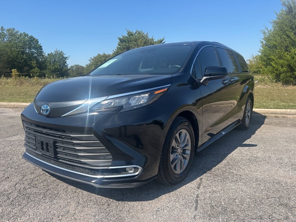 Used 2024 Toyota Sienna XLE