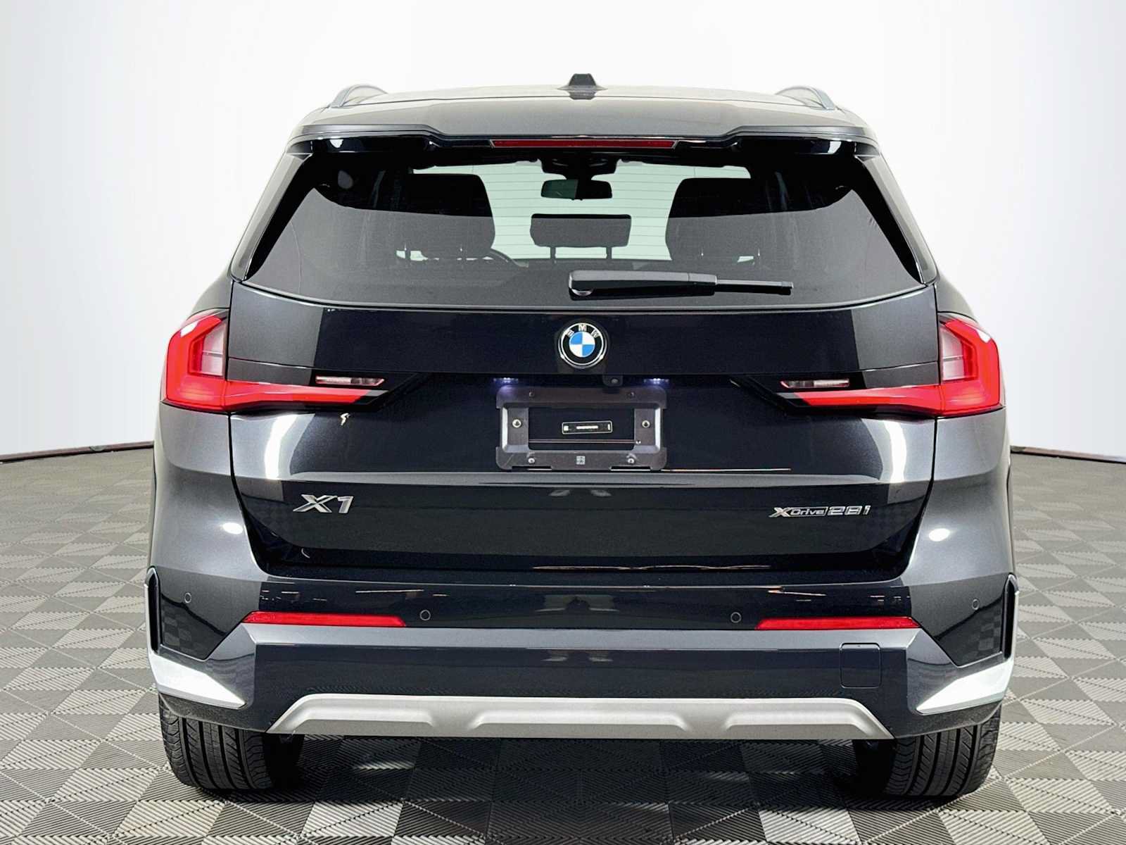 Used 2023 BMW X1 xDrive28i w/ Convenience Package AWD/4WD image 6