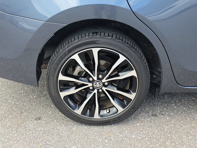 Used 2018 Toyota Corolla XSE FWD image 5