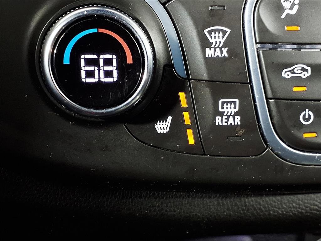 Used 2022 Chevrolet Traverse LT image 16