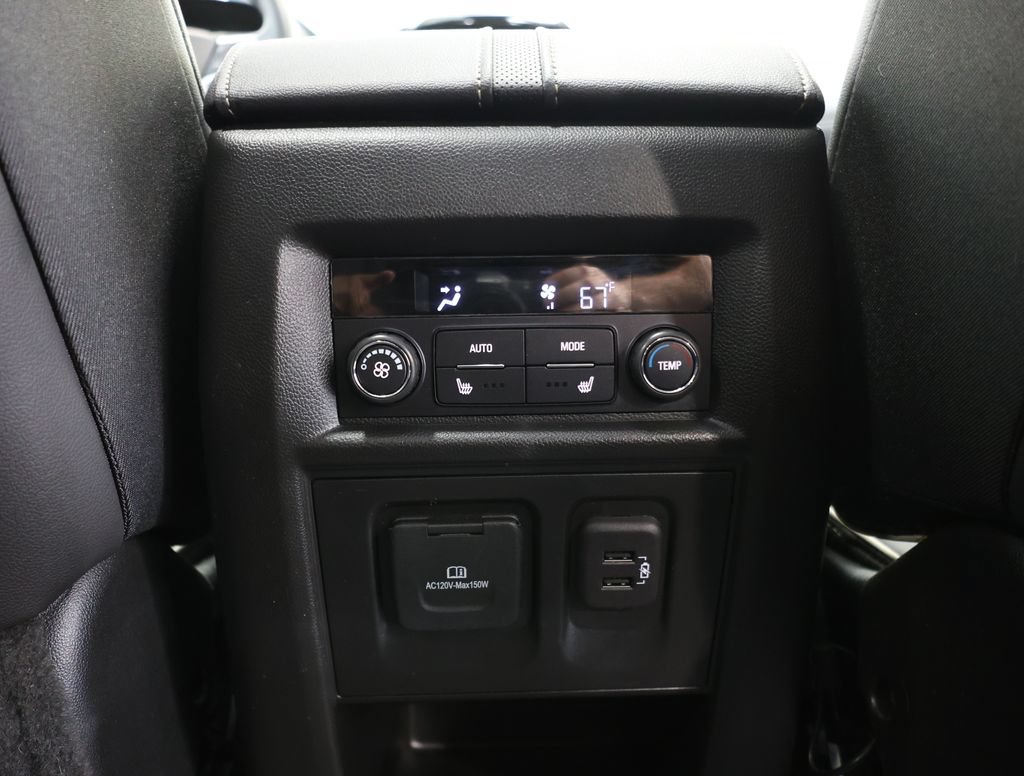 Used 2023 Chevrolet Traverse Premier AWD/4WD image 25