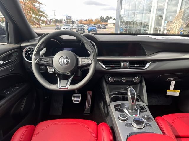 New 2025 Alfa Romeo Stelvio Sprint w/ Veloce Package AWD/4WD image 11