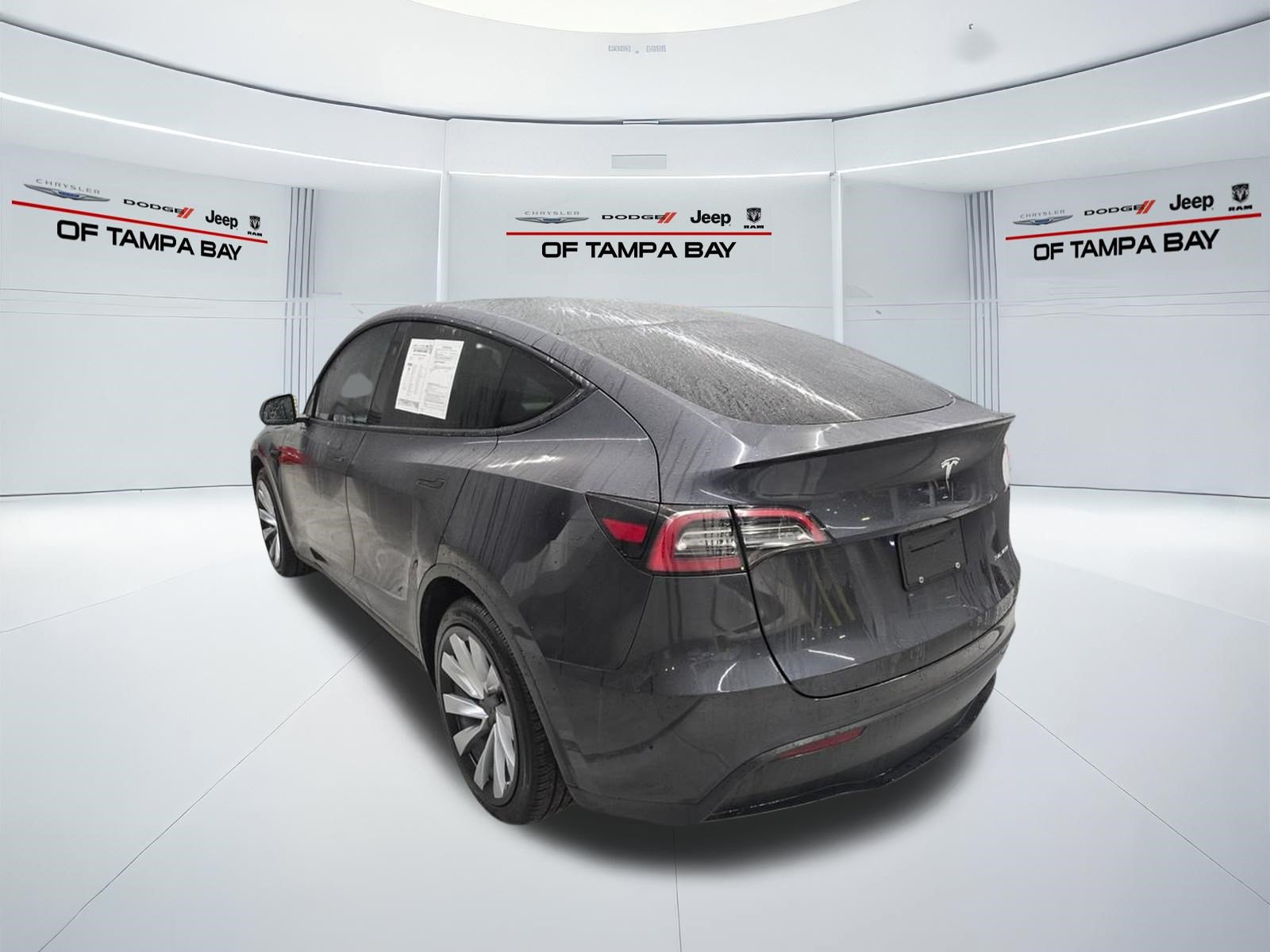 Used 2024 Tesla Model Y Long Range AWD/4WD image 4