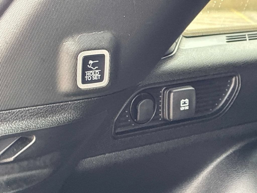 Certified 2025 Jeep Grand Cherokee Limited AWD/4WD image 14