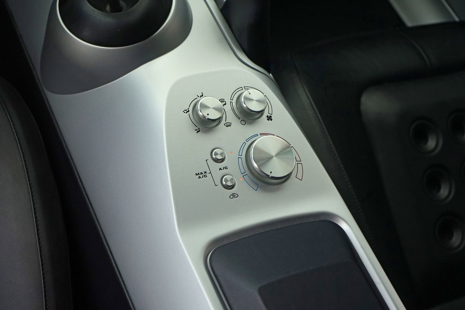 Used 2005 Ford GT image 20