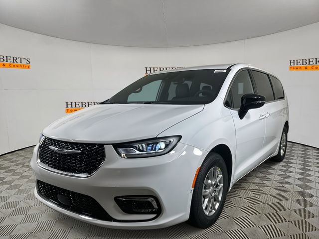 New 2026 Chrysler Pacifica Select