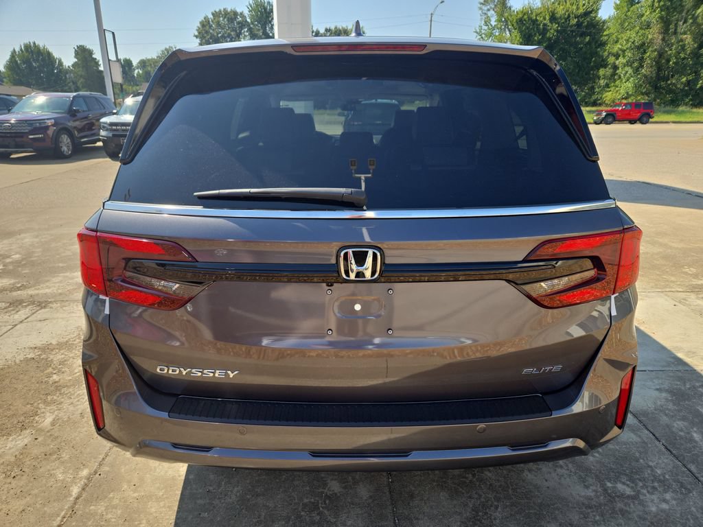 New 2027 Honda Odyssey Elite image 4