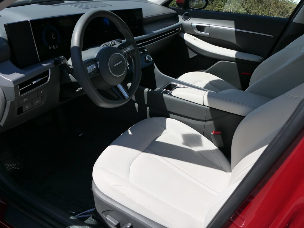 Certified 2025 Hyundai Sonata SEL FWD image 12