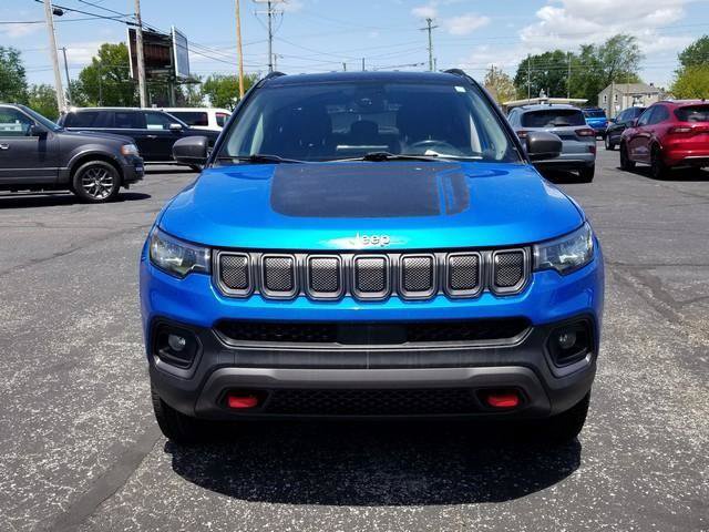 Used 2022 Jeep Compass Trailhawk w/ Trailhawk Convenience Group AWD/4WD image 3