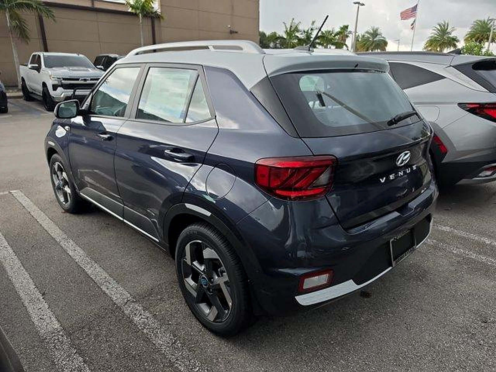 New 2026 Hyundai Venue SEL FWD image 4