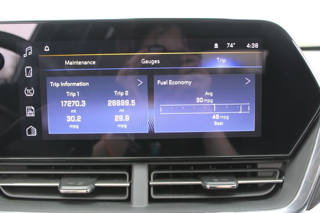 Used 2025 Chevrolet Trax LT image 46