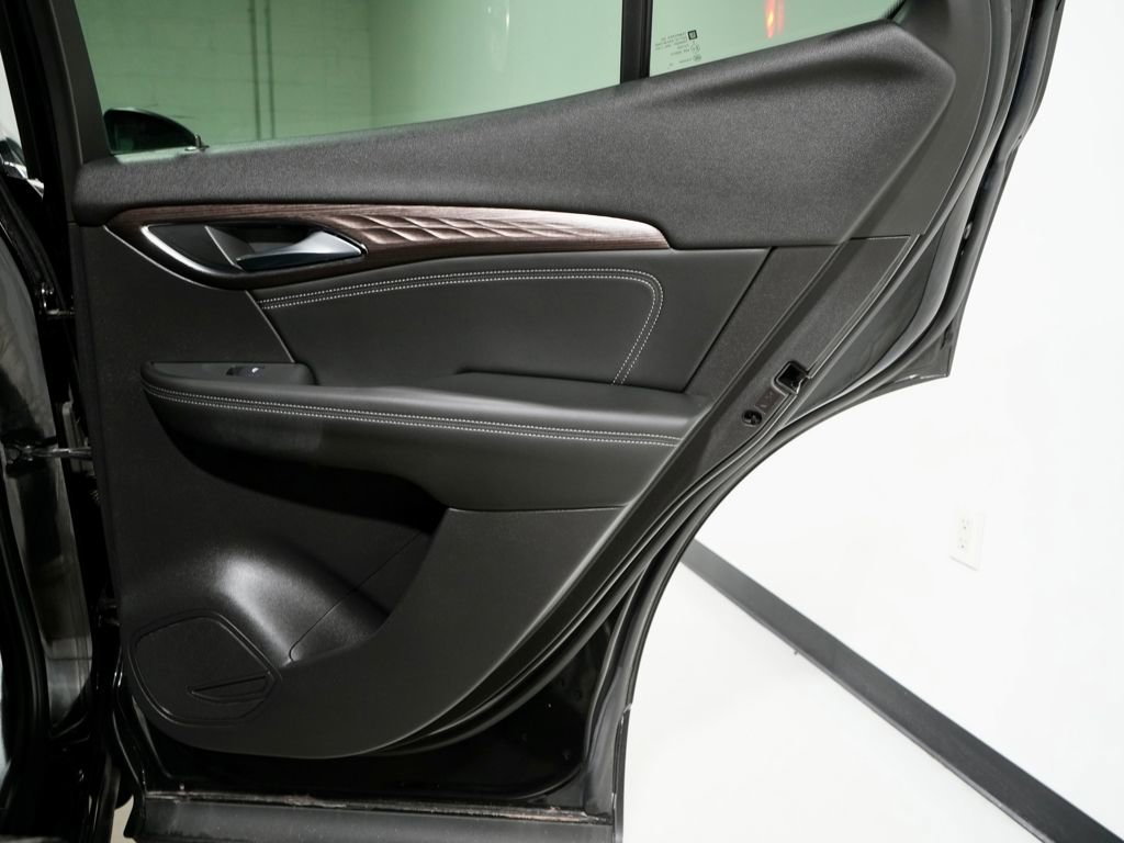 Used 2022 Buick Envision Avenir w/ Technology Package II image 32