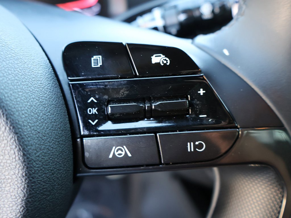 Used 2025 Hyundai Elantra Sport w/ Cargo Package image 41